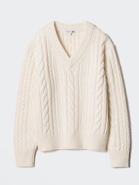 Uniqlo Cable V-Neck Sweater